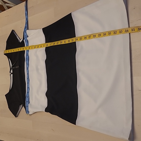 LIKE NEW Marc New York Andrew Mark Black/White Colorblocked Cap Sleeved Dress - Picture 4 of 13